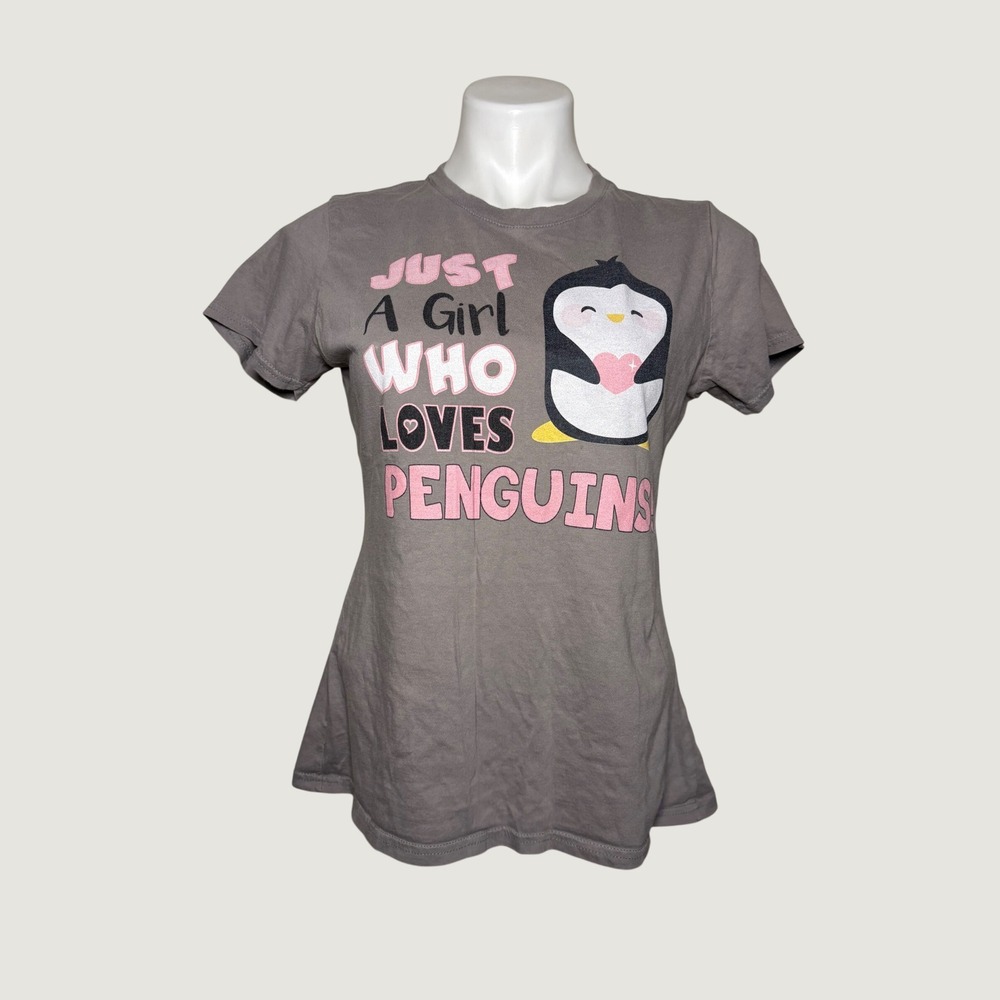 Y2K Port & Company Just A Girl Who Loves Penguins Graphic Tee Scene #15